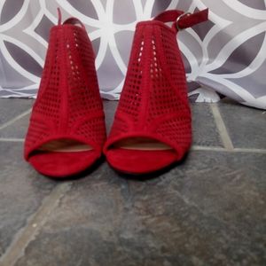 Kelly and Katie burgundy heels size 8 1/2